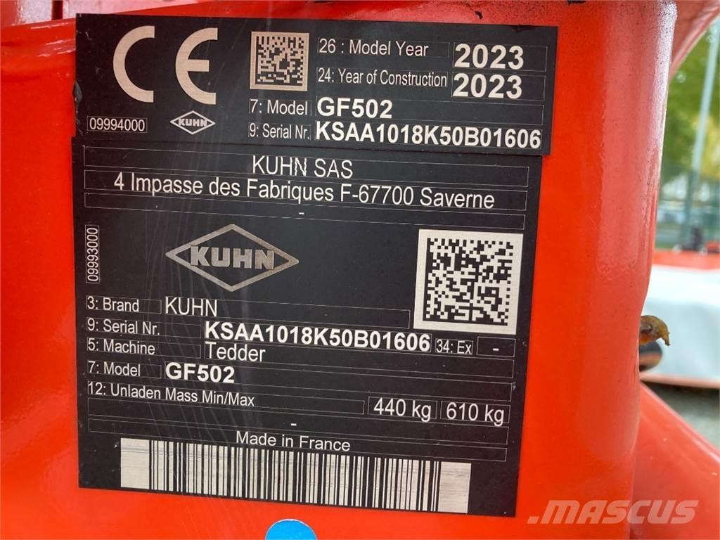 Kuhn GF 502 犁耙和摊草机