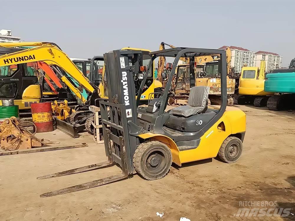 Komatsu FD 30 T-16 柴油叉车