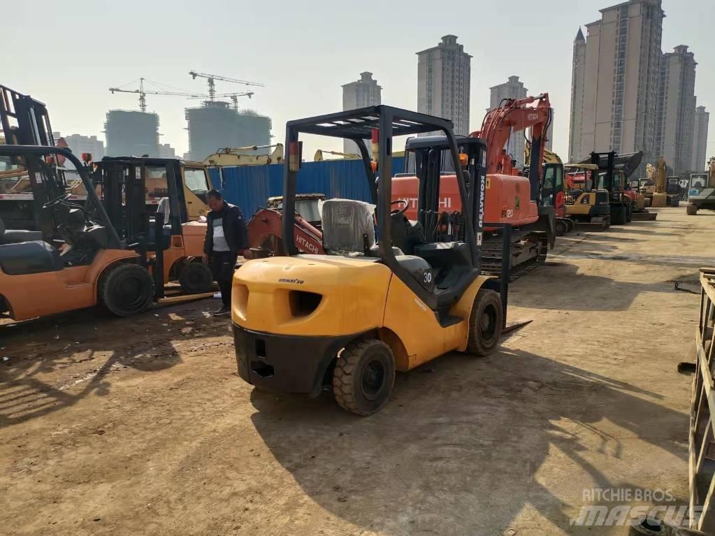 Komatsu FD 30 T-16 柴油叉车