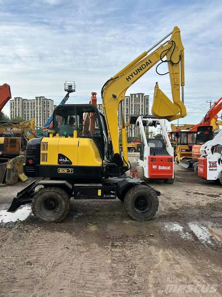 Hyundai R60-7 轮式挖掘机