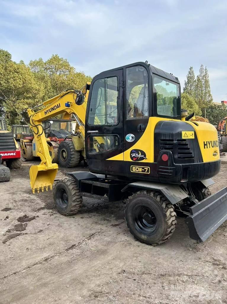 Hyundai R60-7 轮式挖掘机
