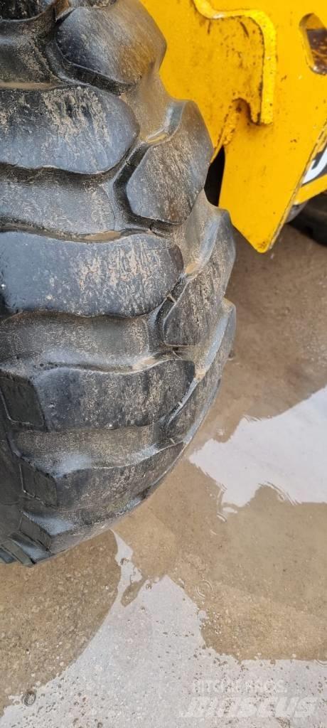 JCB 550-80 伸缩臂叉装车|叉装车