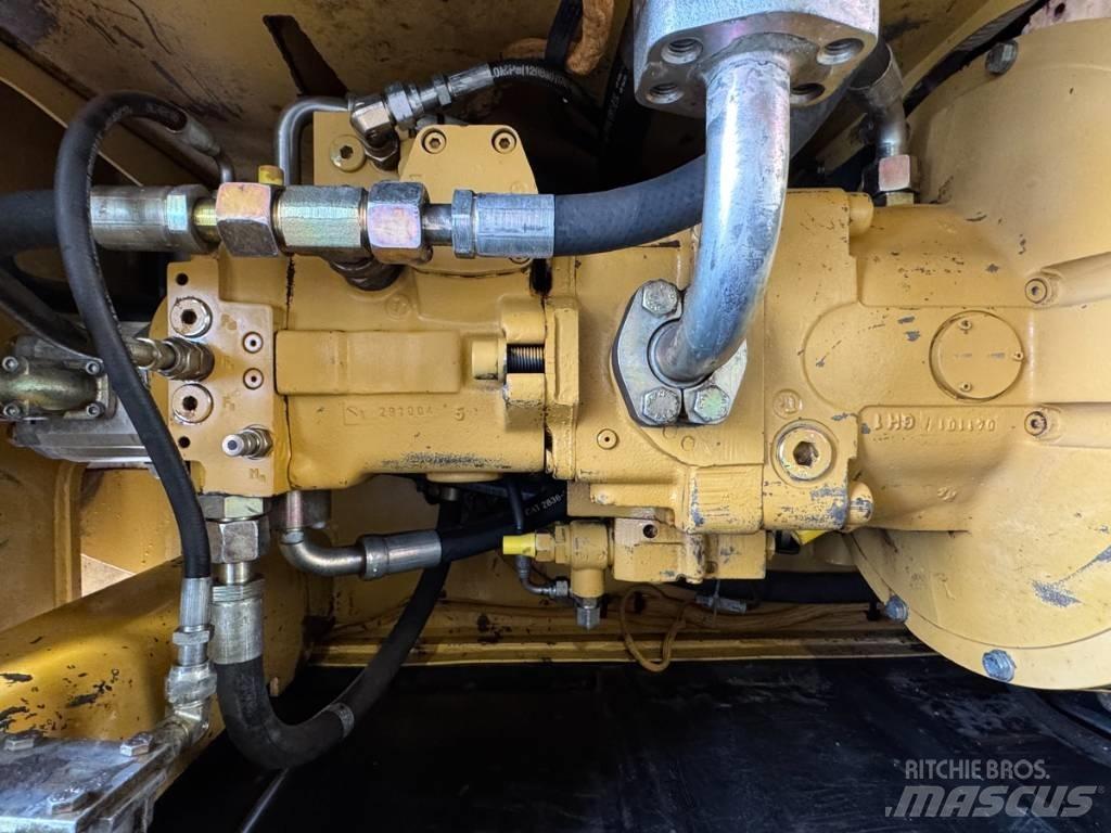CAT M 318 C 轮式挖掘机