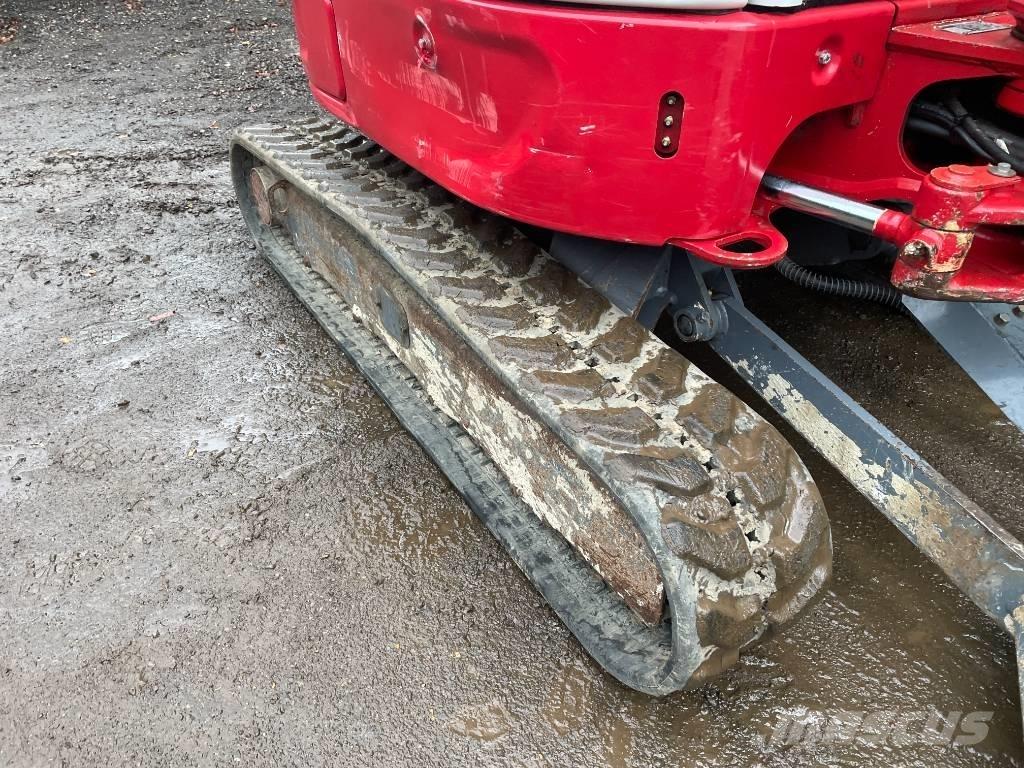 Takeuchi TB 325 R 小型挖掘机