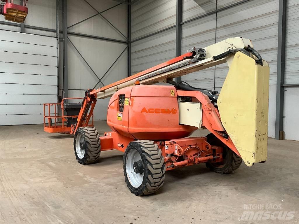 JLG 600 AJ 曲臂高空工作平台