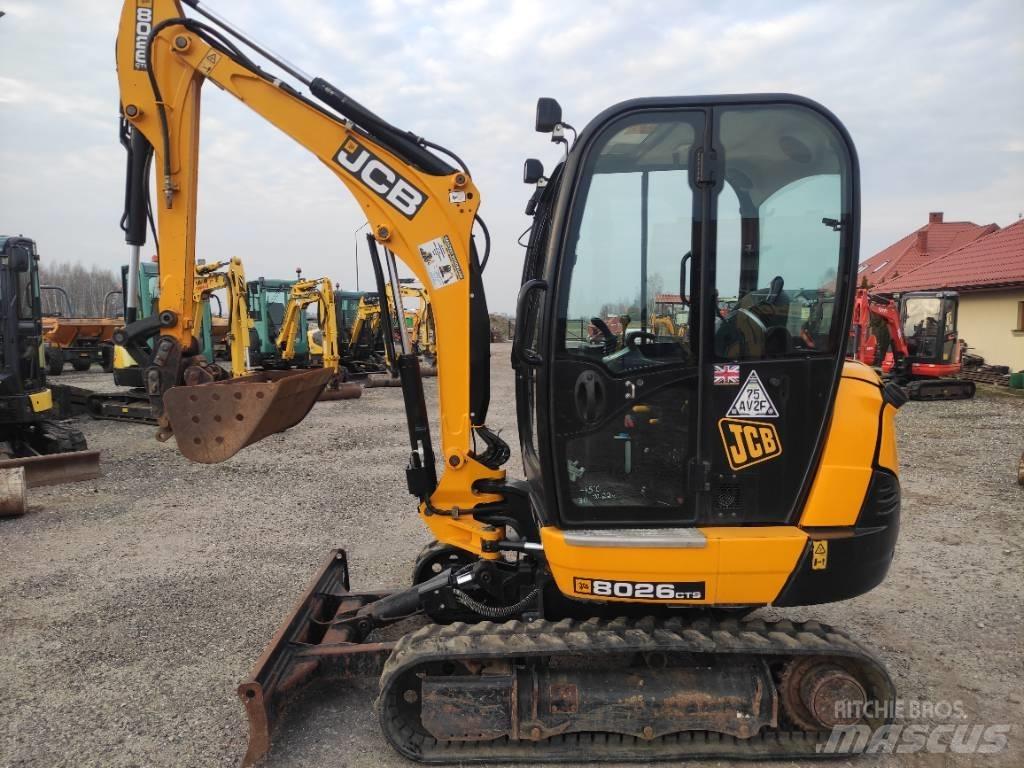 JCB 8026 CTS 小型挖掘机