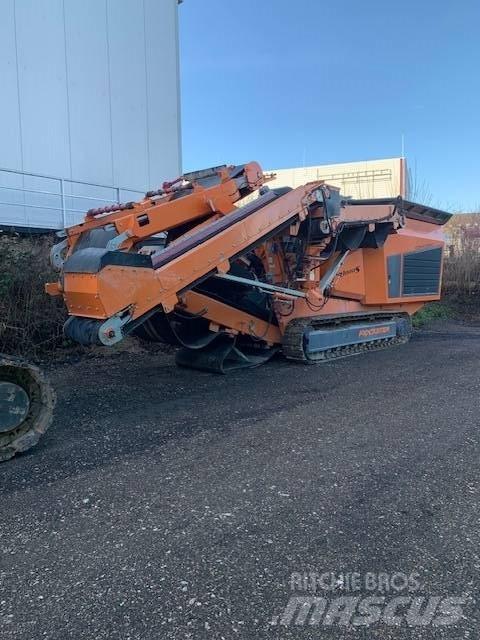 Rockster R1000S 移动式破碎机