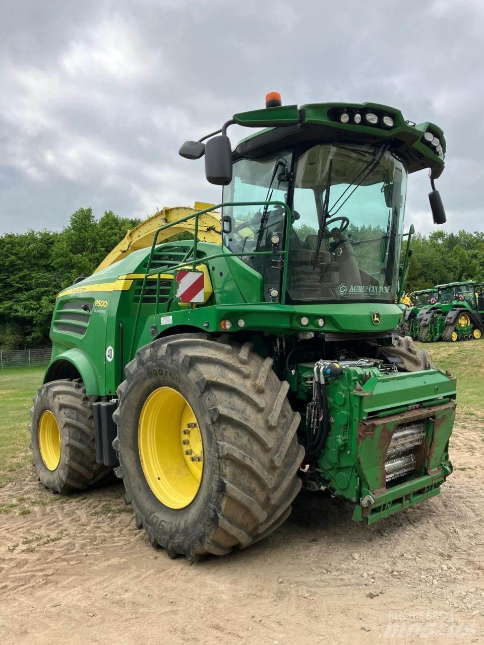 John Deere 8500 自走式青贮饲料收割机