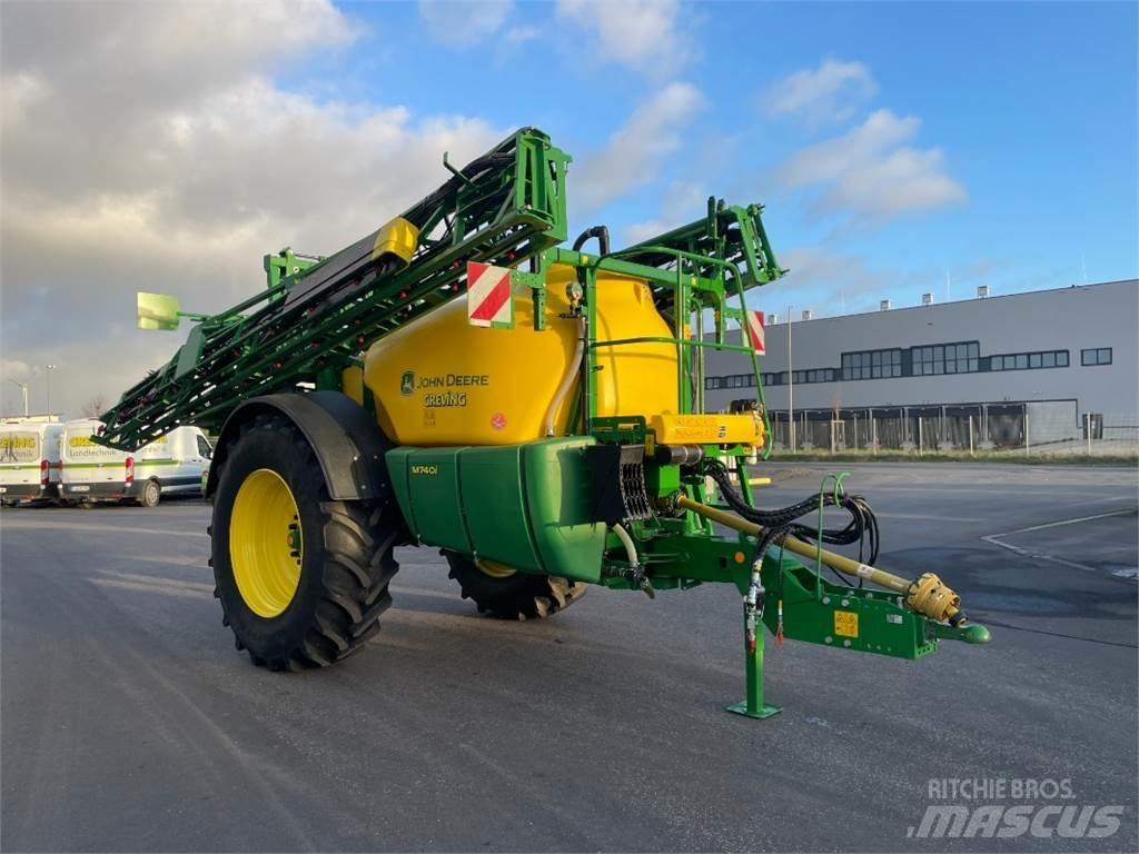John Deere M740i 牵引式喷雾机