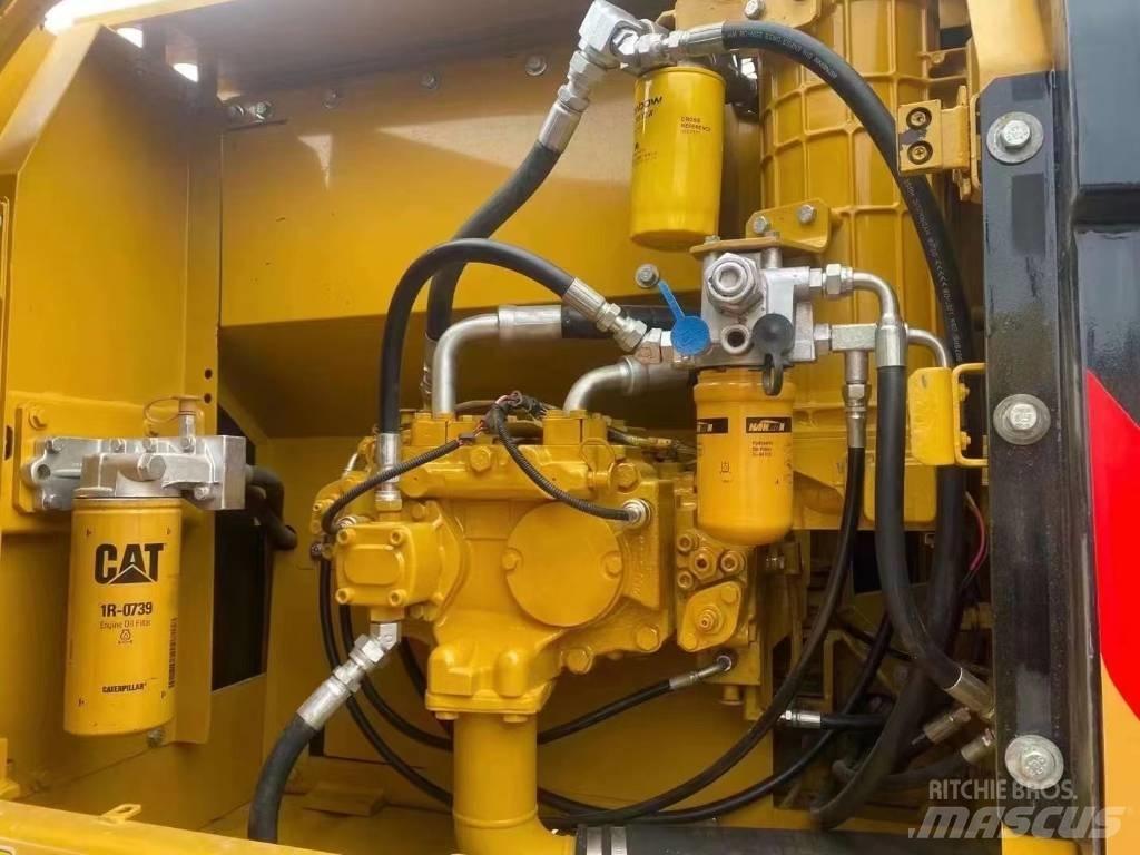 CAT 320 D 履带挖掘机