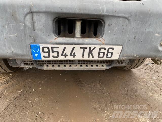 Renault Kerax 380 自卸式货车