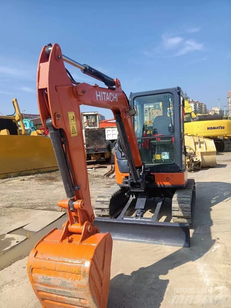 Hitachi ZX35-5A 小型挖掘机