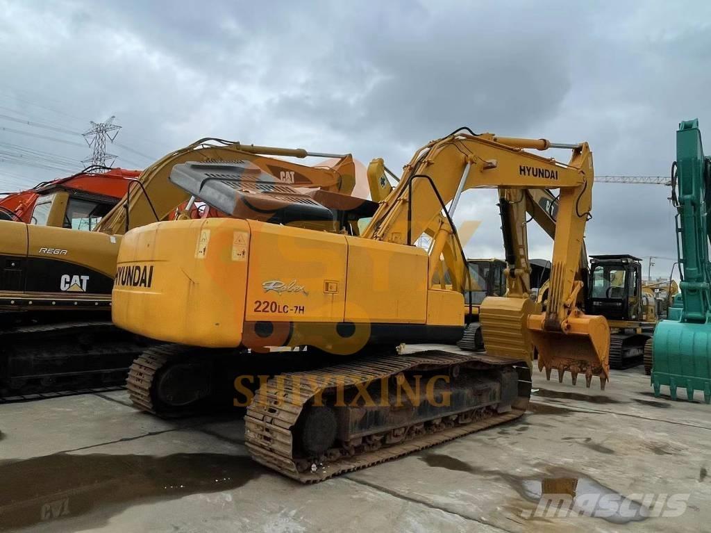 Hyundai Robex 220-7 履带挖掘机