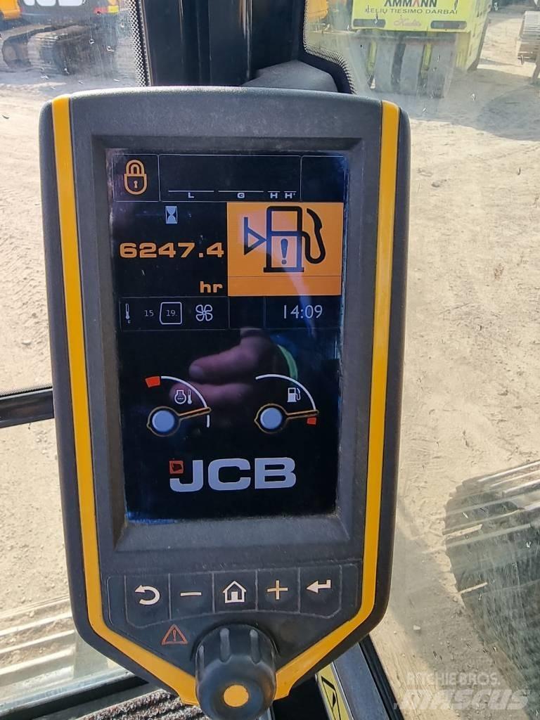 JCB JS 130 LC 履带挖掘机