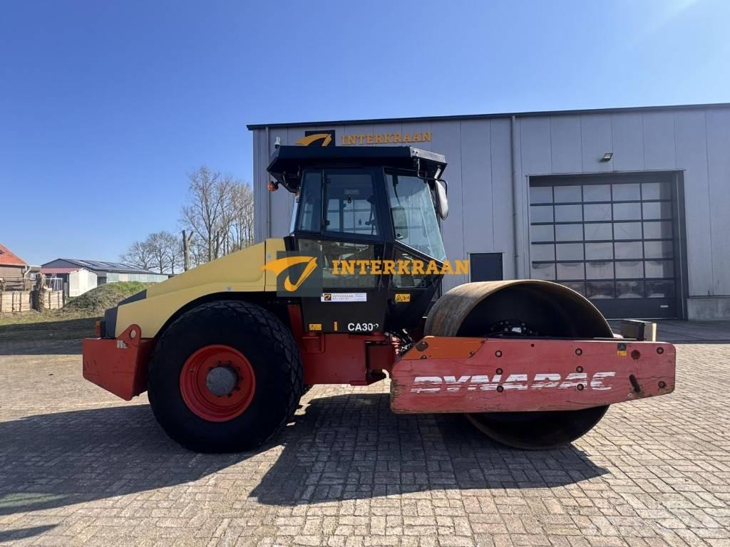 Dynapac CA 302 D 单轮压路机