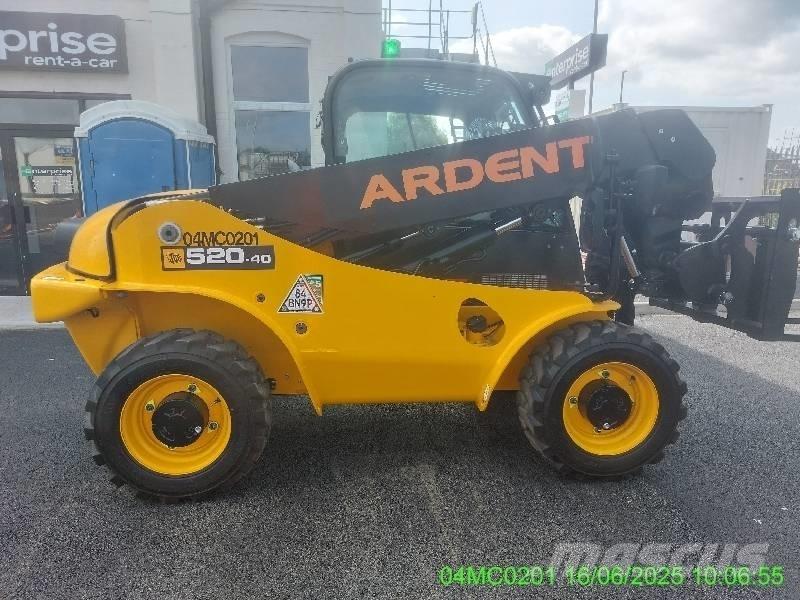 JCB 520-40 伸缩臂叉装车|叉装车