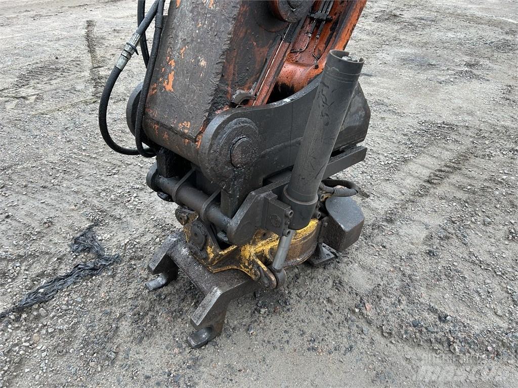 Hitachi ZX210LC-3 履带挖掘机