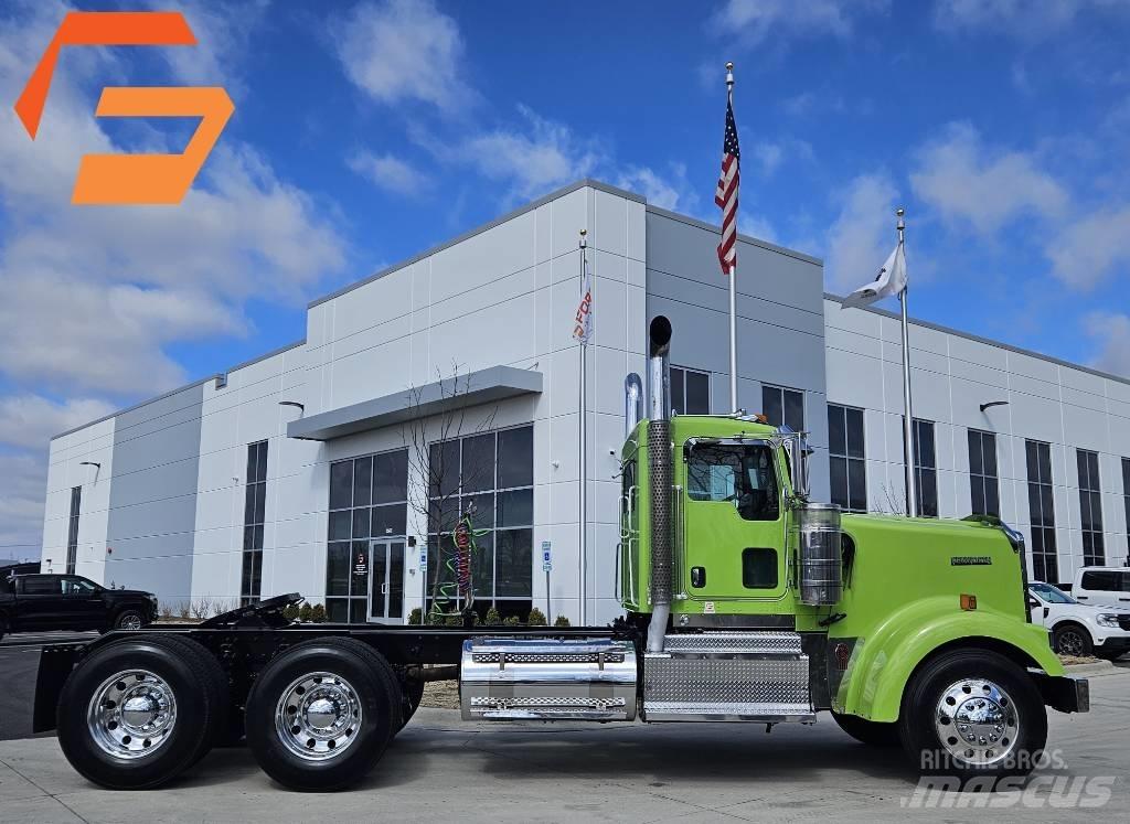 Kenworth W900 牵引车
