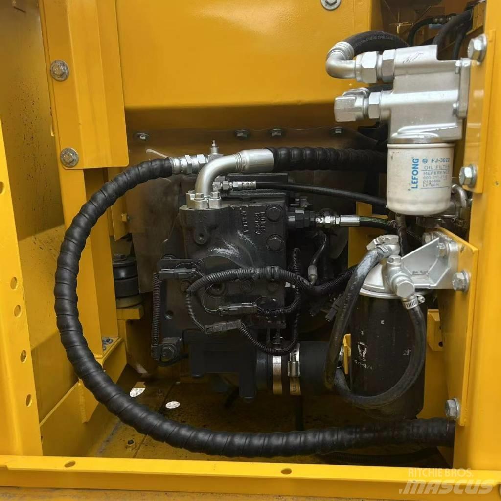 Komatsu 130-7 履带挖掘机