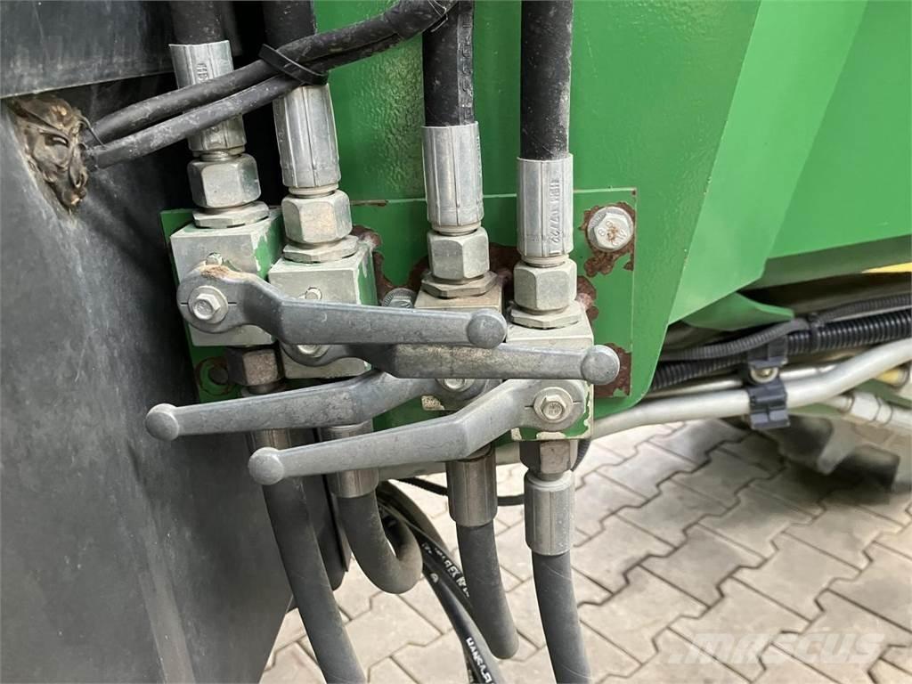 John Deere 6155R 拖拉机/农用车