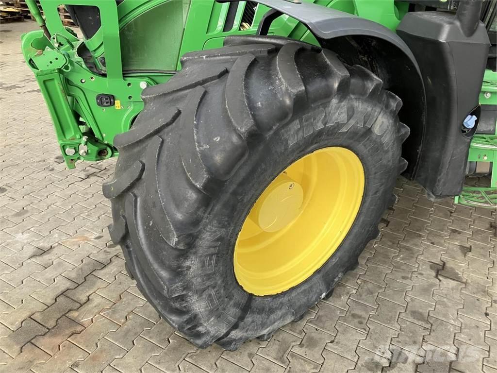 John Deere 6155R 拖拉机/农用车
