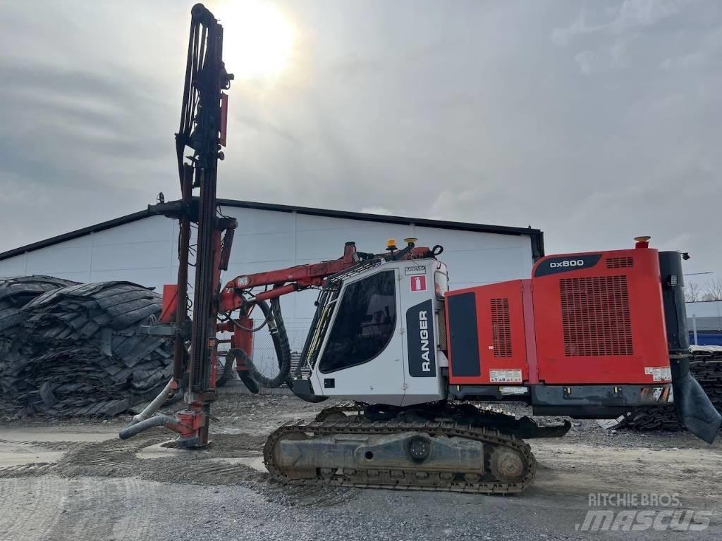 Sandvik DX800 钻孔机