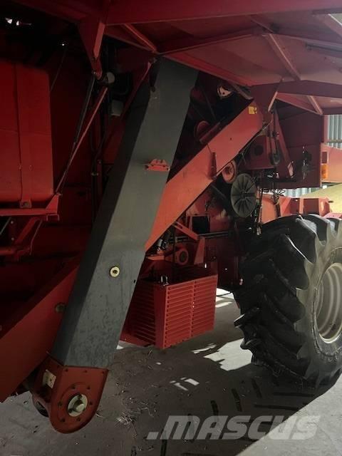 Massey Ferguson 30 联合收割机