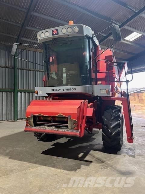 Massey Ferguson 30 联合收割机