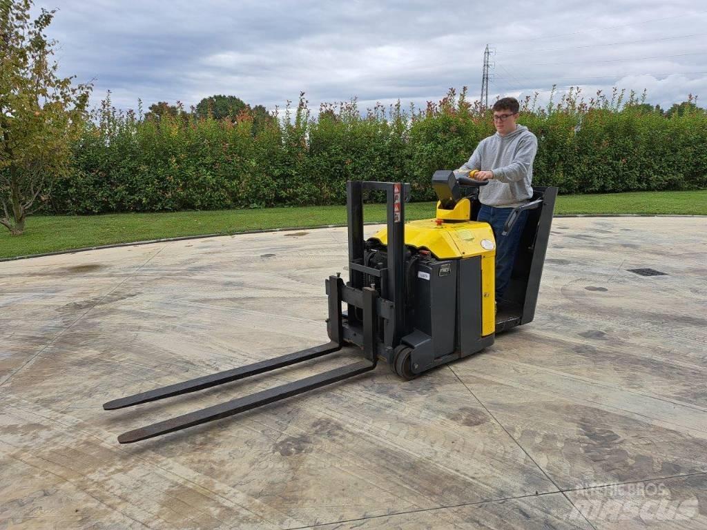 Combilift CS 600 手推堆垛车