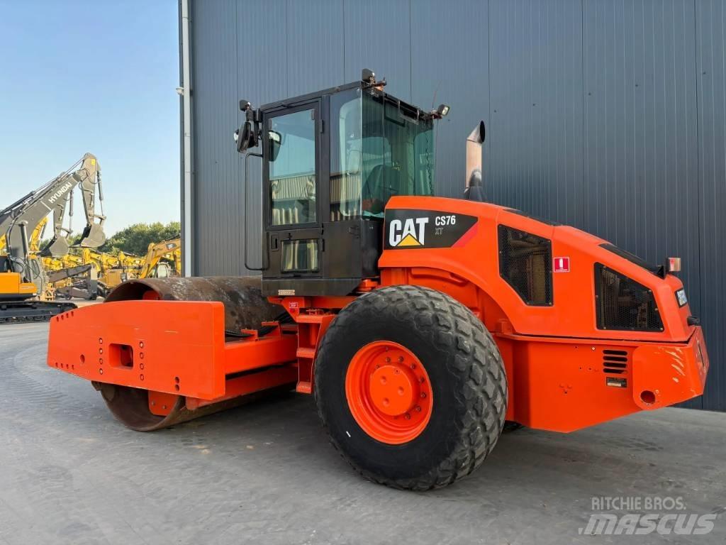 CAT CS76 XT 单轮压路机
