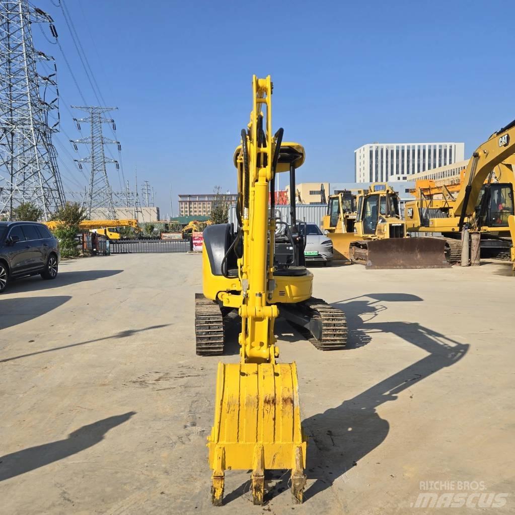 Komatsu PC 35 小型挖掘机