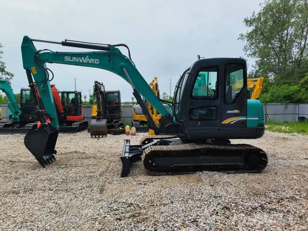 Sunward SWE 80 小型挖掘机