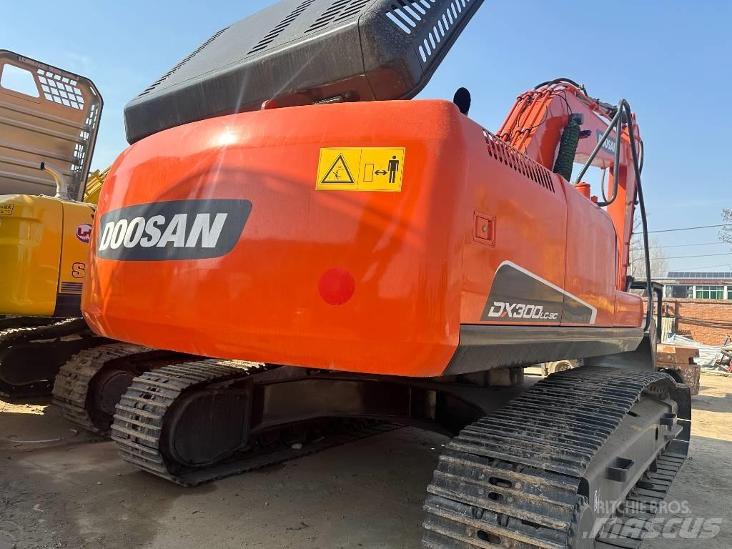Doosan DX 300 履带挖掘机