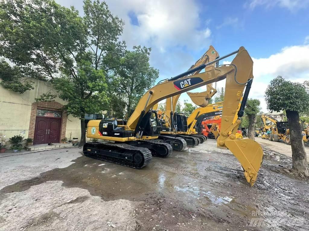 CAT 323 D 履带挖掘机