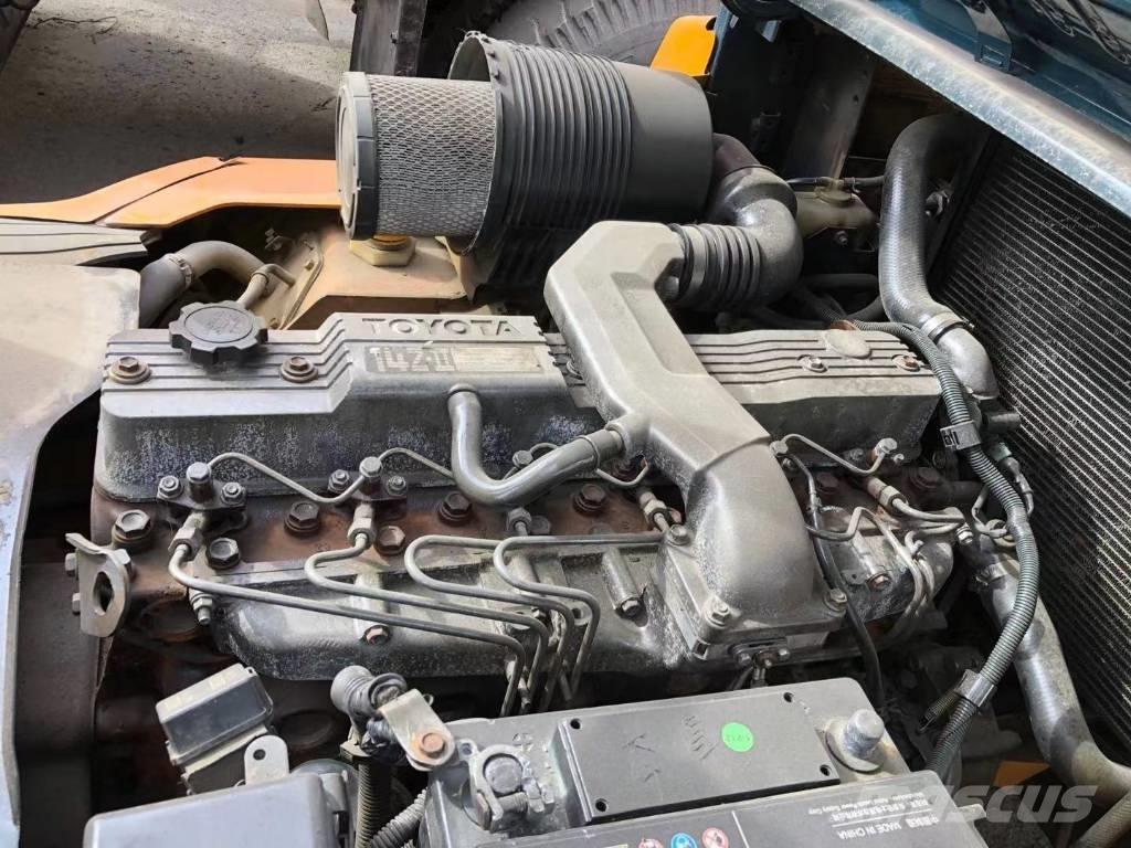 Toyota FD 50 履带挖掘机