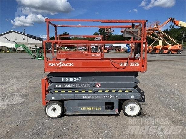 SkyJack SJ III 3226 剪叉式升降机