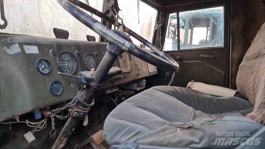 Kraz 255 B 6x6 自卸式货车