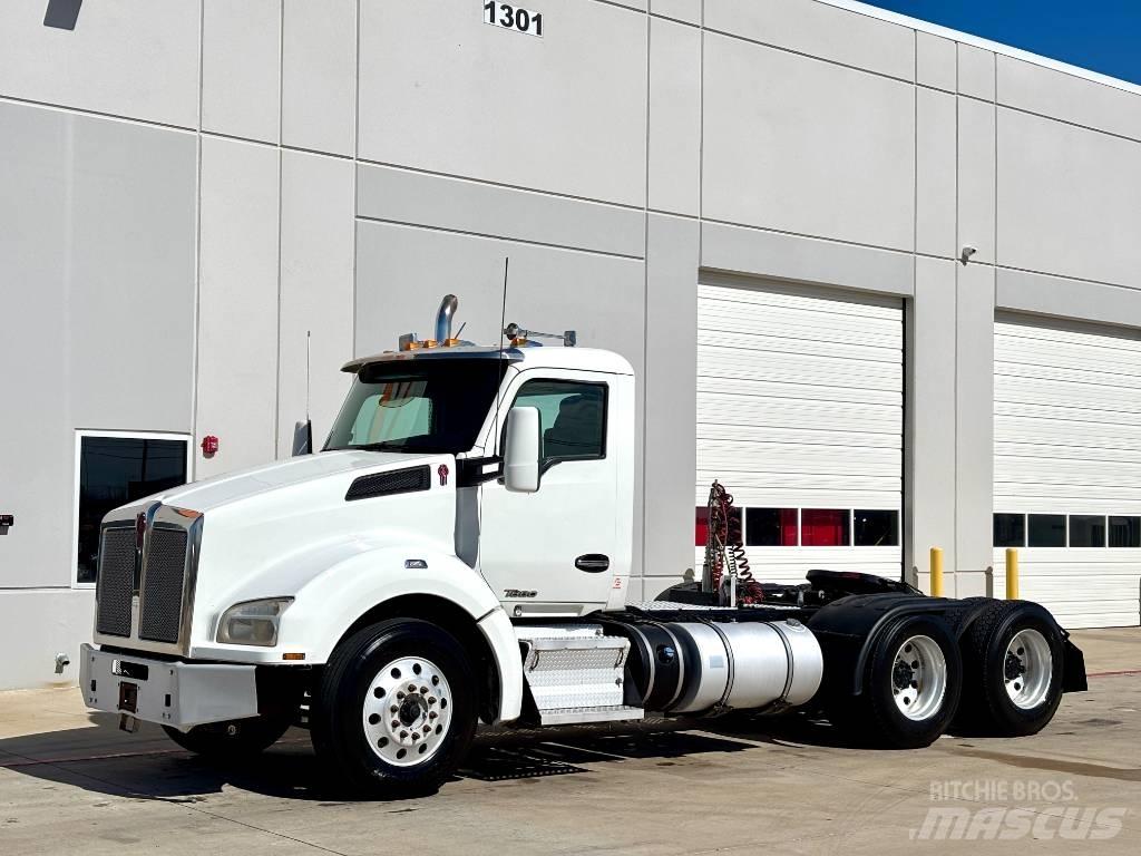 Kenworth T 880 牵引车