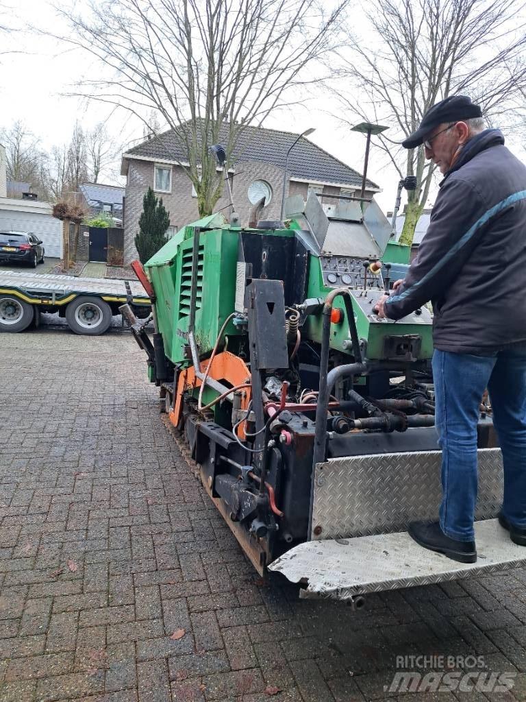 Demag 45 沥青摊铺机
