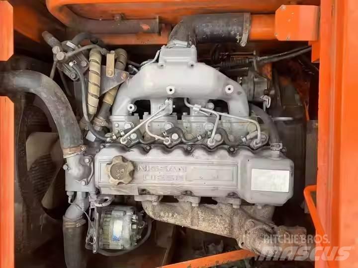 Hitachi EX60 小型挖掘机