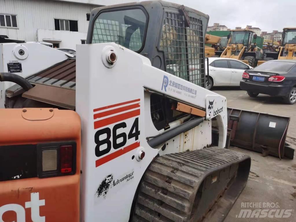 Bobcat S864 滑移装载机