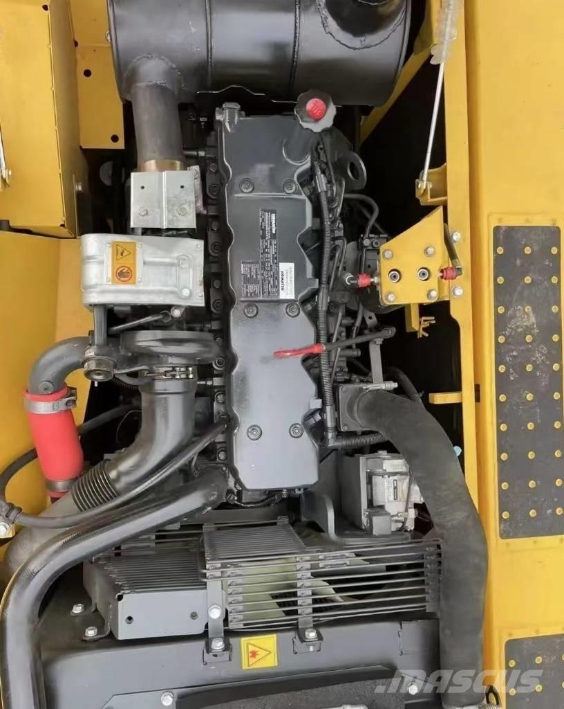 Komatsu PC 240 履带挖掘机