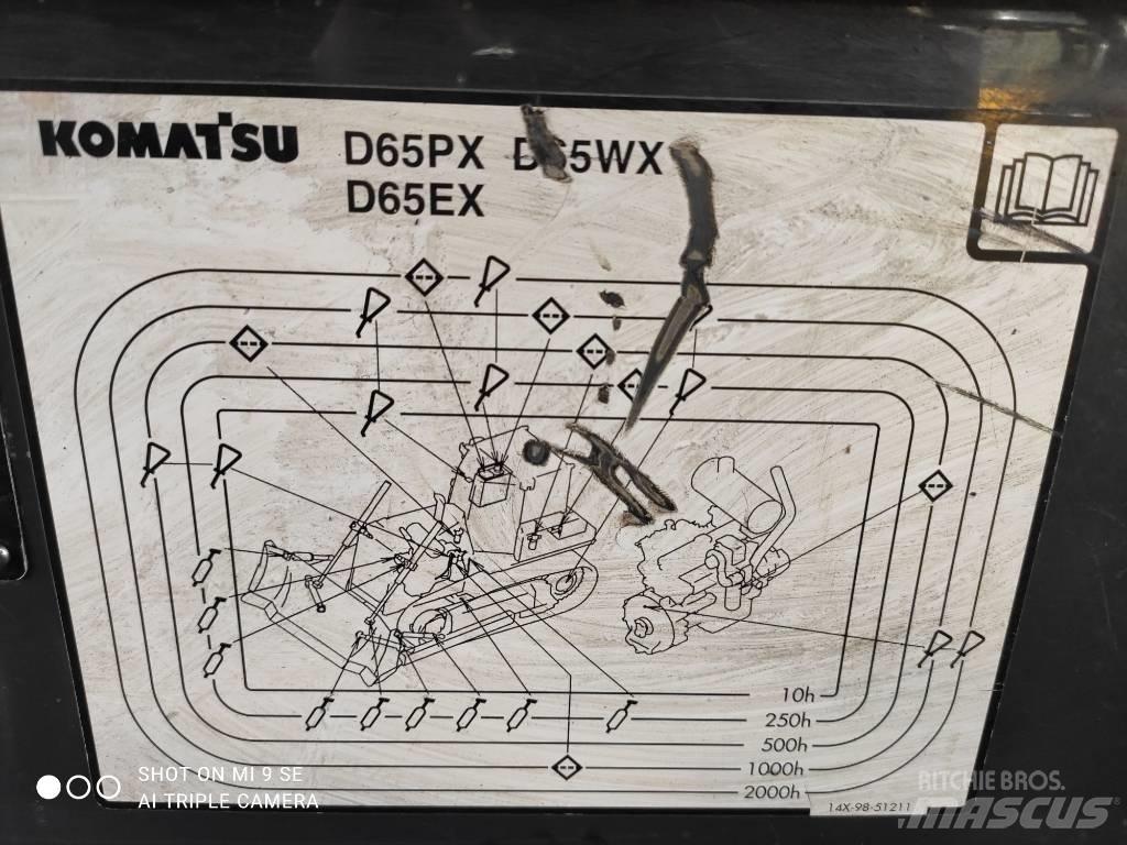 Komatsu D65PX-16 履带式推土机