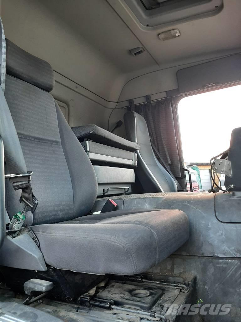 Scania P 420 集装箱叉车