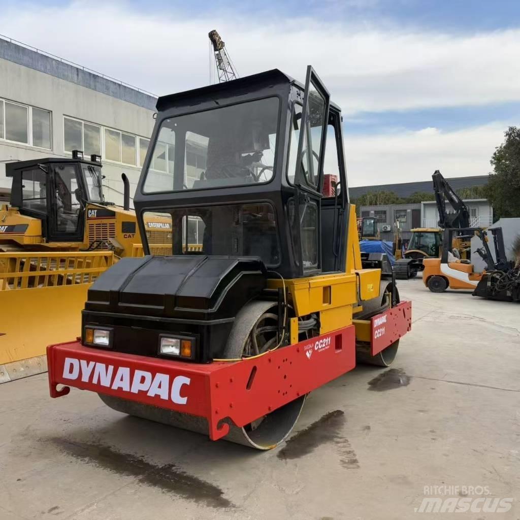 Dynapac CC 211 双轮压路机