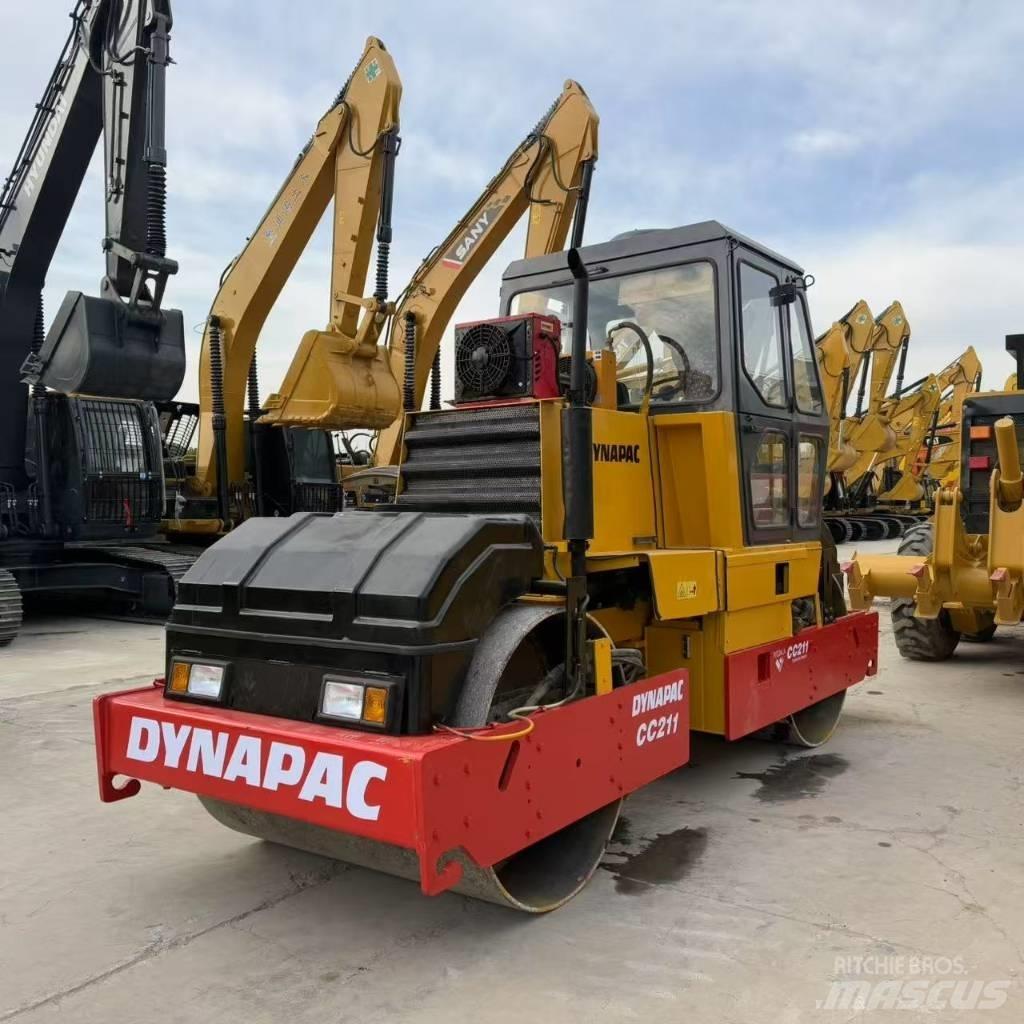Dynapac CC 211 双轮压路机