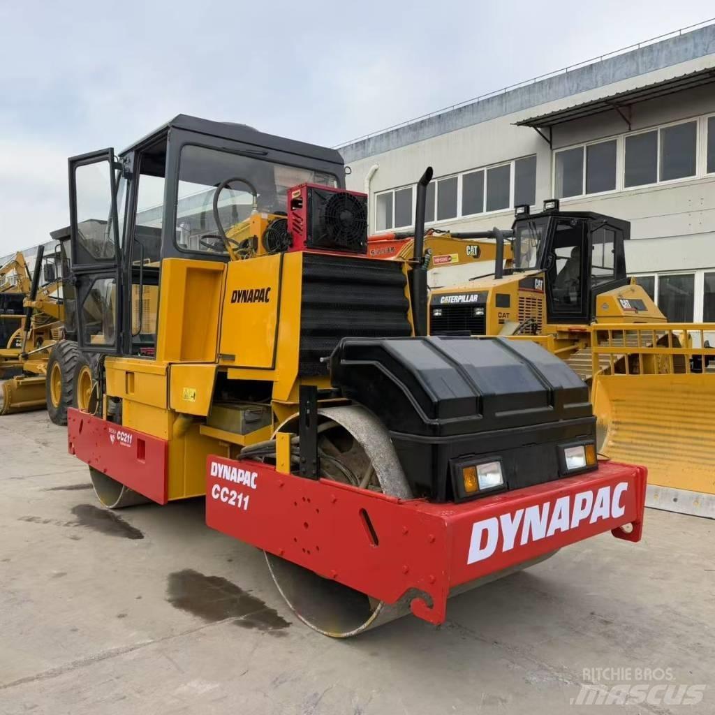 Dynapac CC 211 双轮压路机