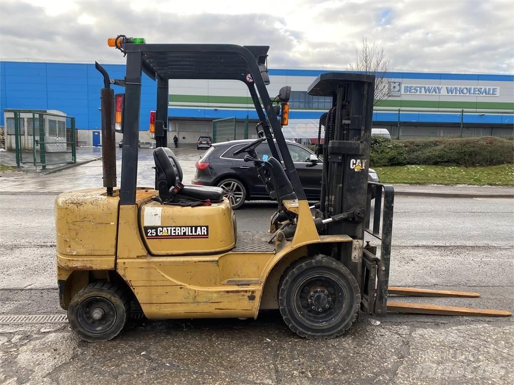 CAT DP25K 柴油叉车