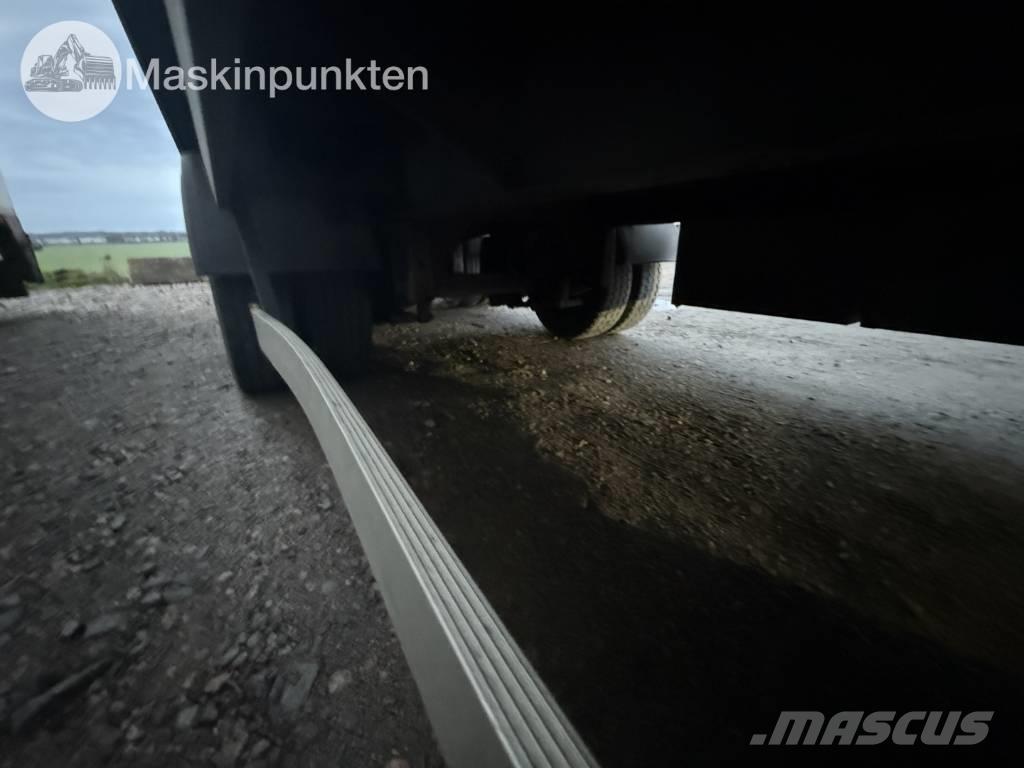 Ekeri S8-D 厢式拖车