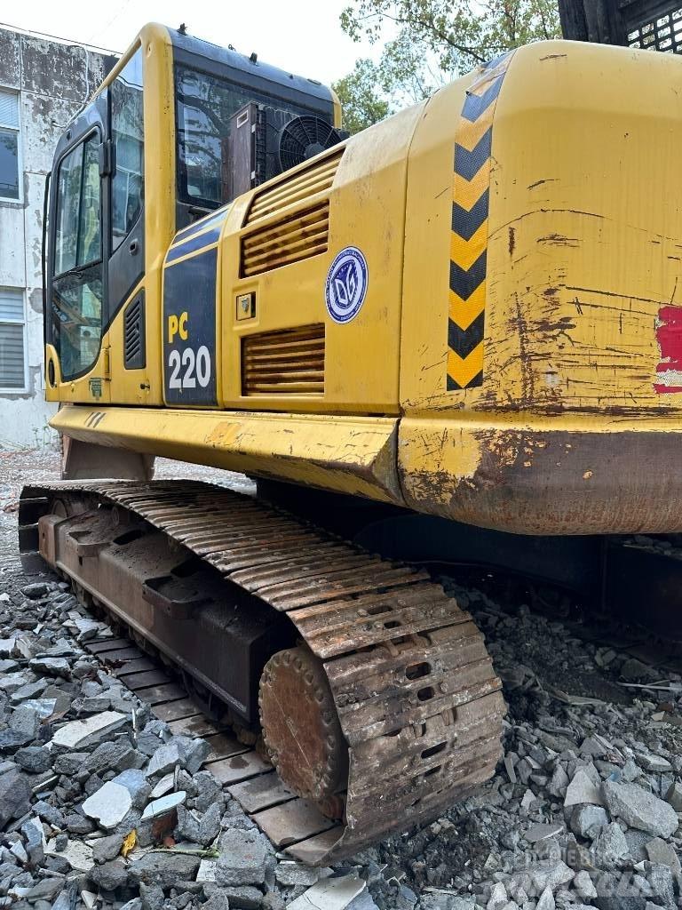 Komatsu PC220-8MO 履带挖掘机